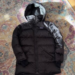 Patagonia Black Hooded Down parka